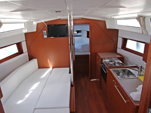 Beneteau Oceanis 38.1