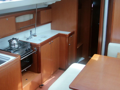 Beneteau Oceanis 43