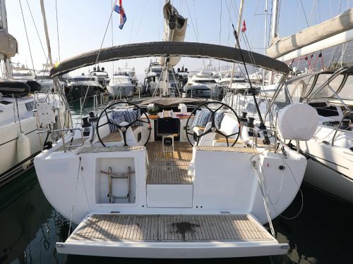 Hanse 415