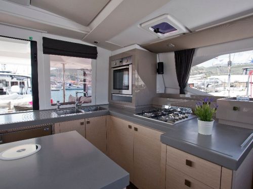 Fountaine Pajot Saona 47