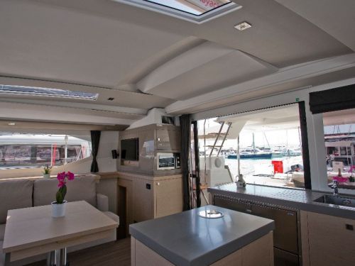 Fountaine Pajot Saona 47