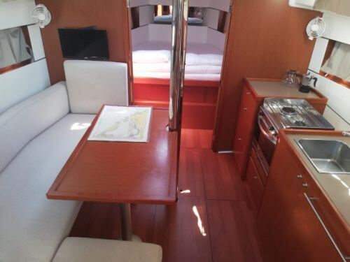 Beneteau Oceanis 38.1