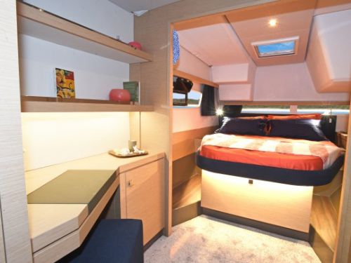 Fountaine Pajot Lucia 40