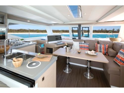 Fountaine Pajot Lucia 40