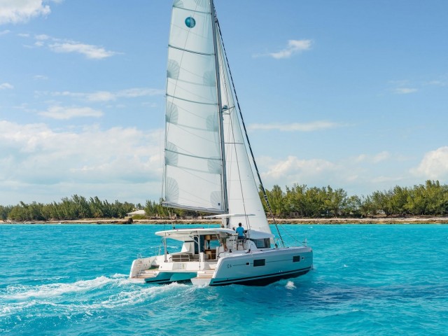 Lagoon 42