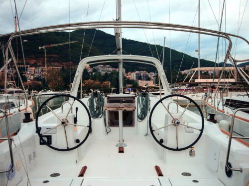 Beneteau Oceanis 38