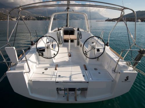 Beneteau Oceanis 38