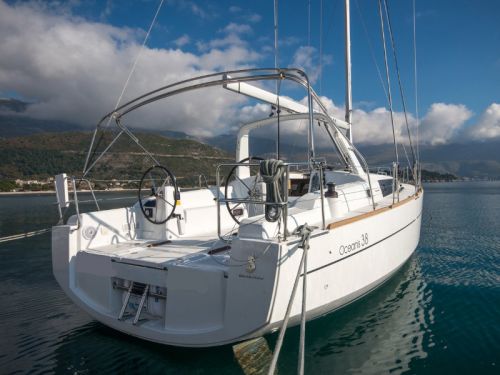 Beneteau Oceanis 38