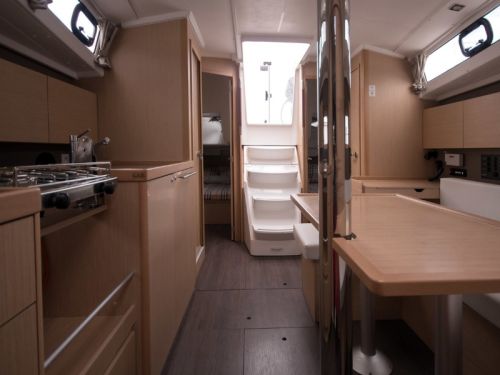 Beneteau Oceanis 38