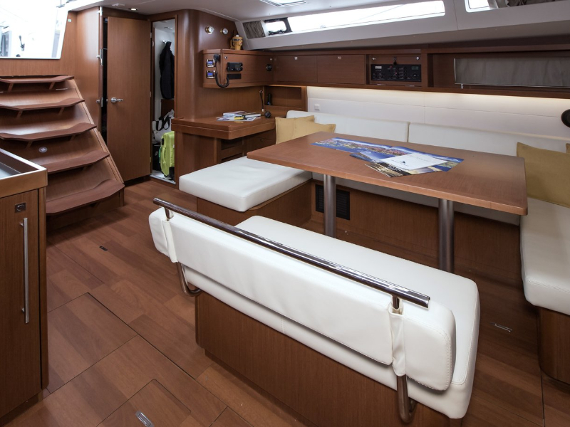 Beneteau Oceanis 48