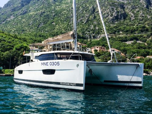 Fountaine Pajot Lucia 40