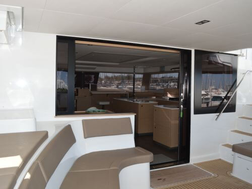 Fountaine Pajot Victoria 67