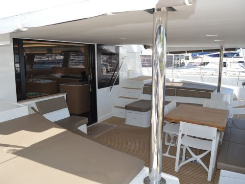 Fountaine Pajot Victoria 67