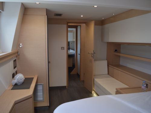 Fountaine Pajot Victoria 67