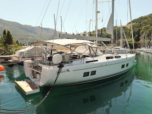 Hanse 548