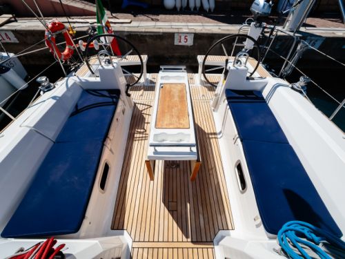 Beneteau Oceanis 38