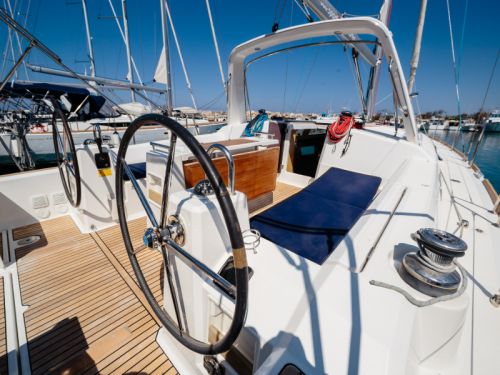 Beneteau Oceanis 38