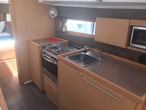 Beneteau Oceanis 38.1