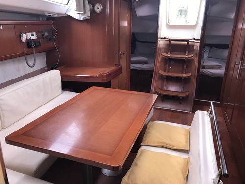 Beneteau Oceanis 43