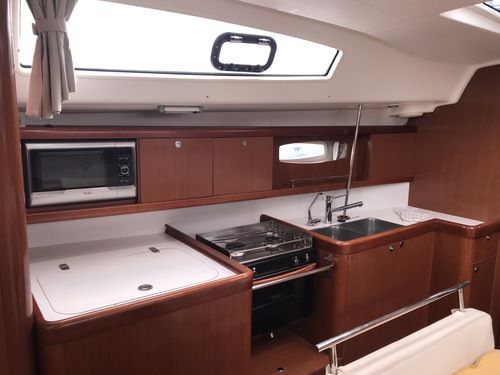 Beneteau Oceanis 43