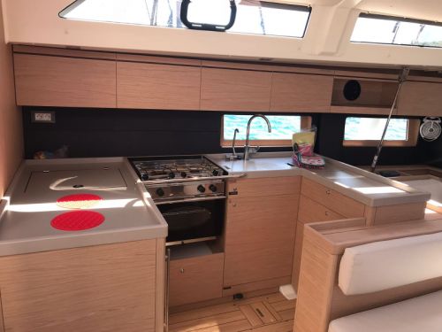 Beneteau Oceanis 51.1