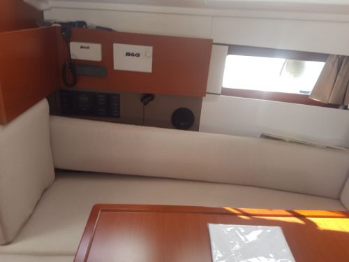 Beneteau Oceanis 38.1