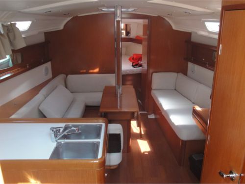 Beneteau Oceanis 37