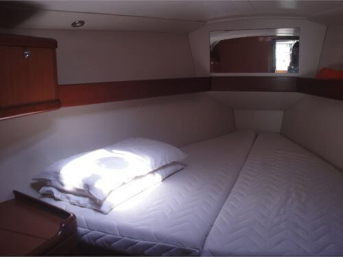 Beneteau Oceanis 37