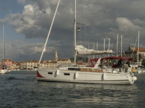 Beneteau Oceanis 38.1