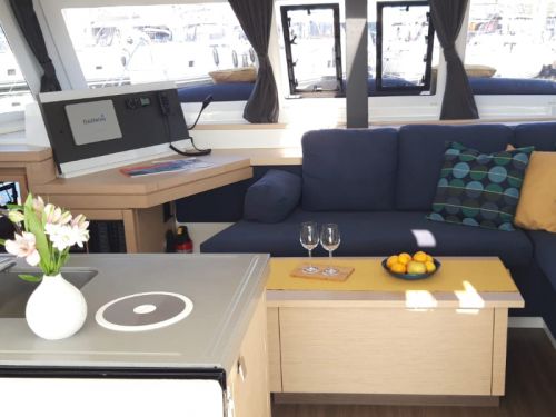 Fountaine Pajot Lucia 40