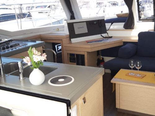 Fountaine Pajot Lucia 40