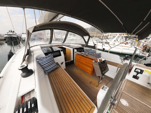 Hanse 418