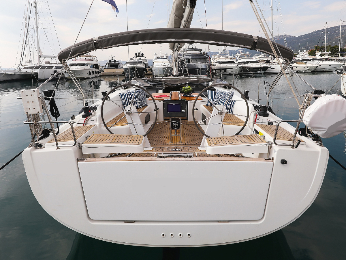 Hanse 418