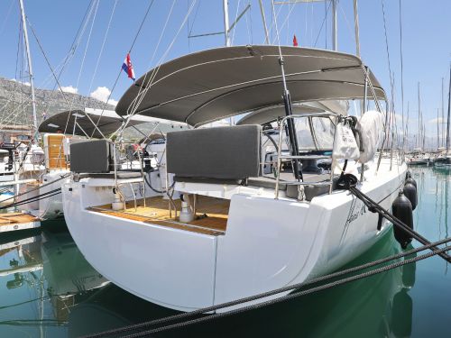 Hanse 548