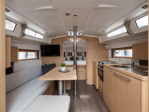 Beneteau Oceanis 38.1