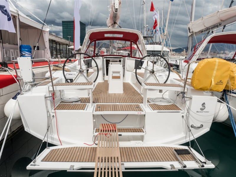 Beneteau Oceanis 38.1