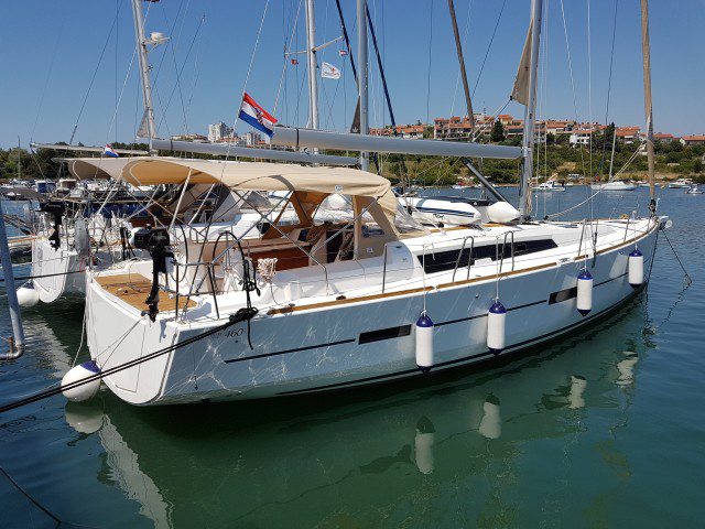 Dufour 460