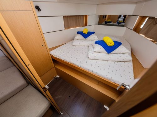 Beneteau Oceanis 38.1