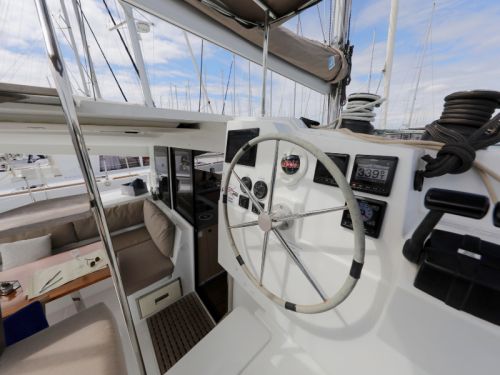 Fountaine Pajot Lucia 40