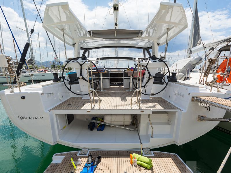 Hanse 548