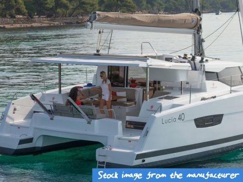 Fountaine Pajot Lucia 40