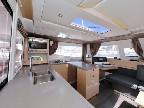 Fountaine Pajot Helia 44