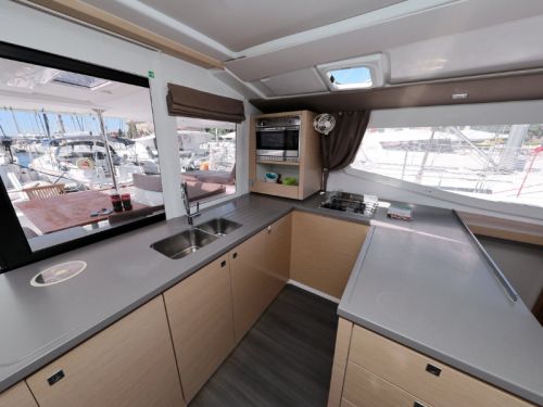 Fountaine Pajot Helia 44