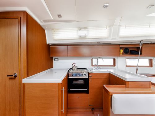 Beneteau Oceanis 51.1