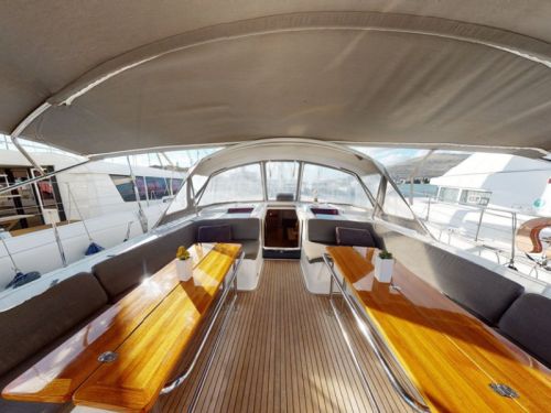 Hanse 548