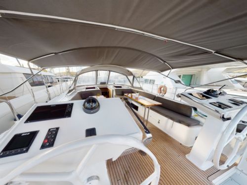 Hanse 548