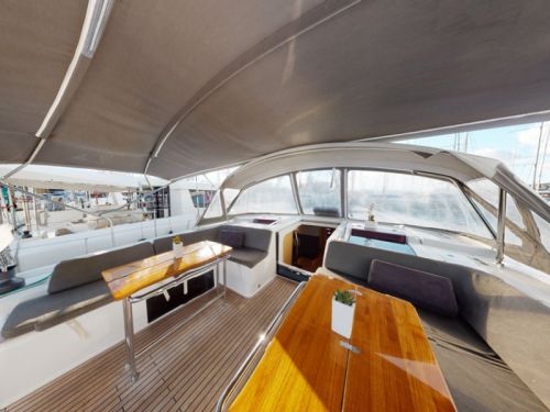 Hanse 548