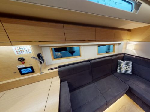 Hanse 548