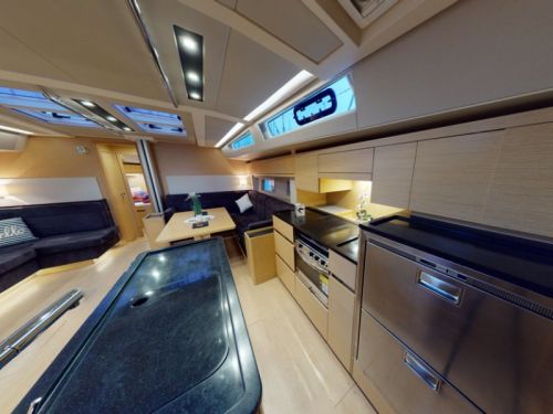 Hanse 548