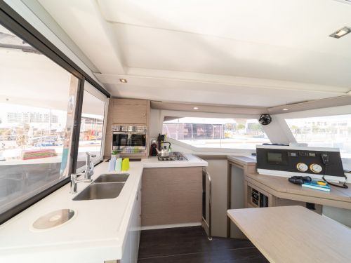 Fountaine Pajot Lucia 40